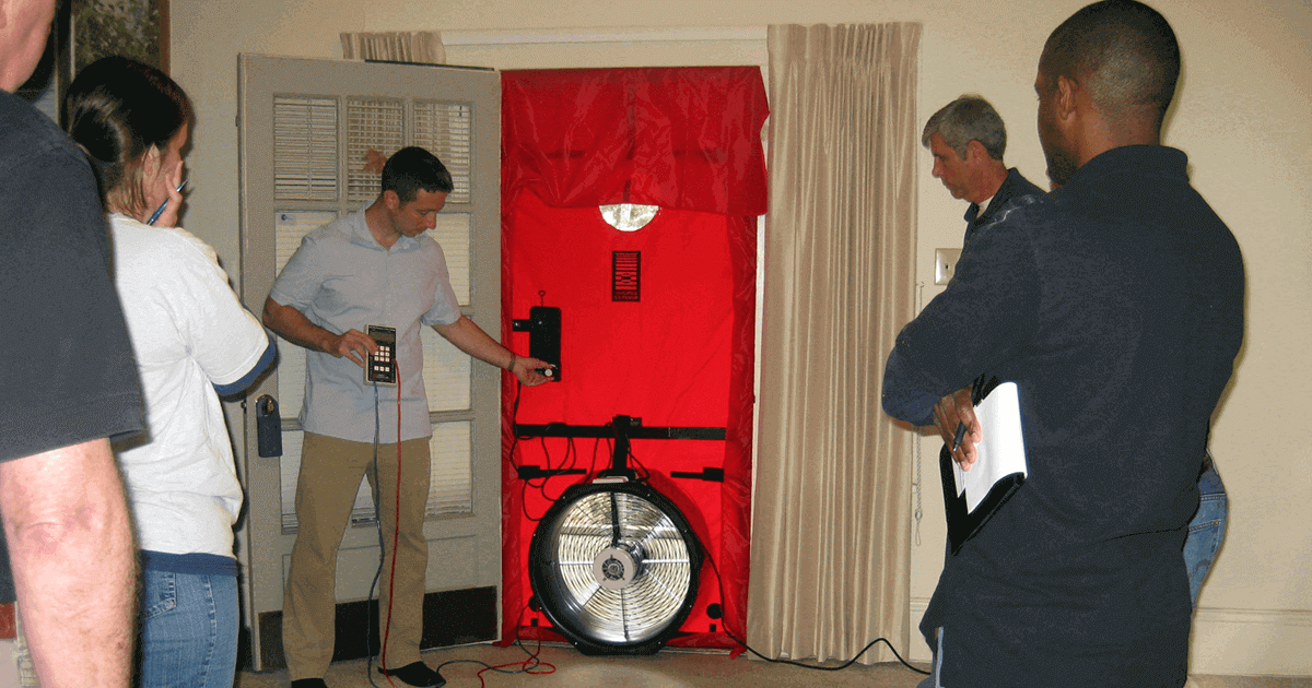 blower door test training image